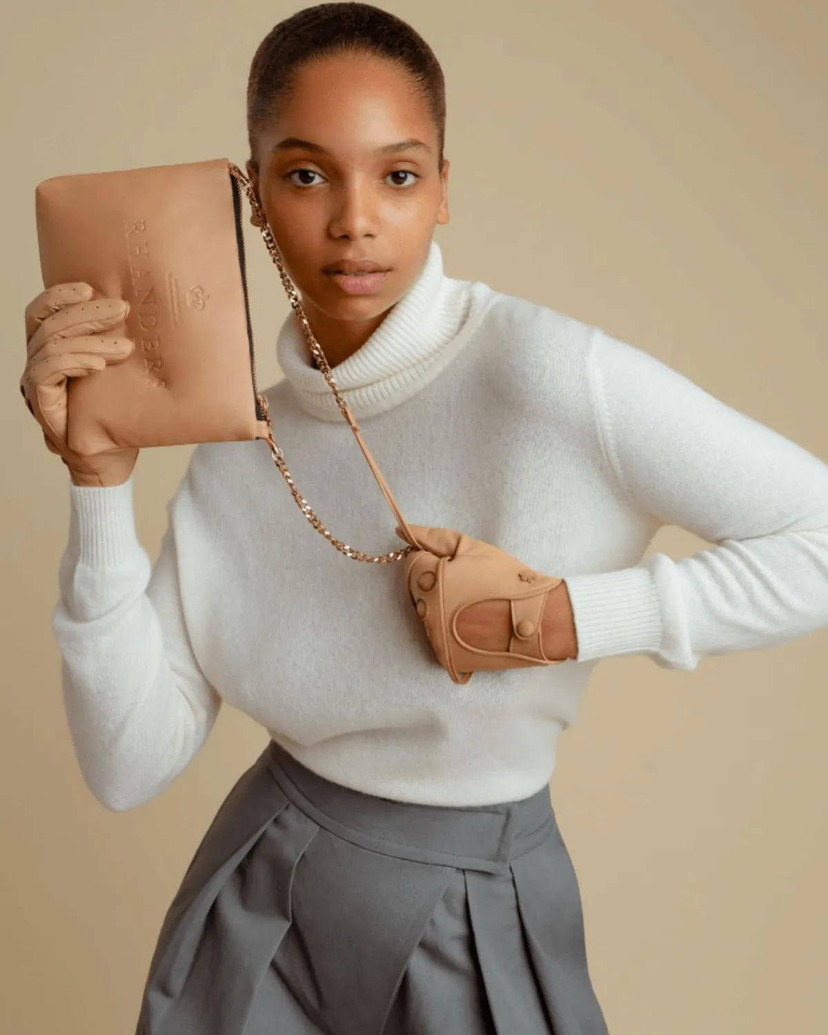 ANNA LOGO POUCH<Randers Hot