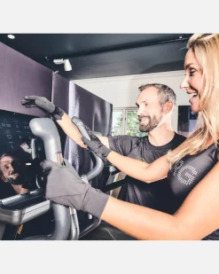 BESKYTTENDE FITNESS- OG SHOPPINGHANDSKE DAME<Randers Discount