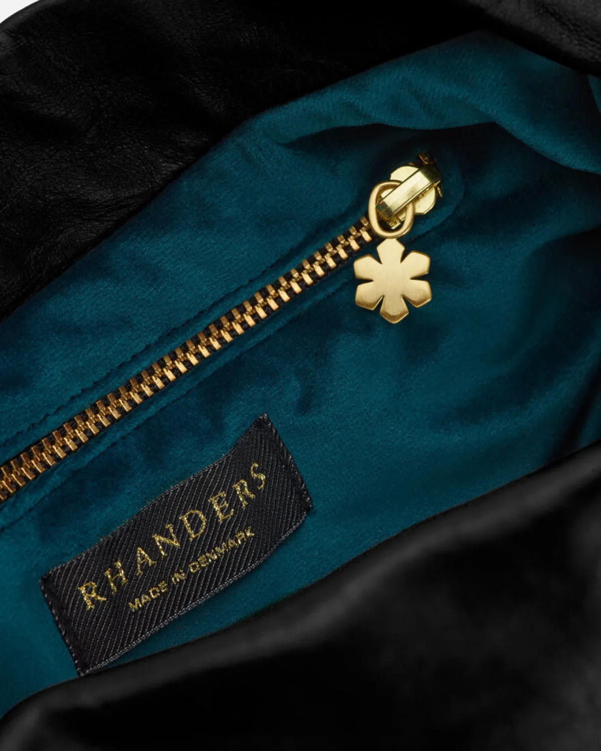 SWAN TASKE CLASSIC - HANDSKESKIND<Randers Hot